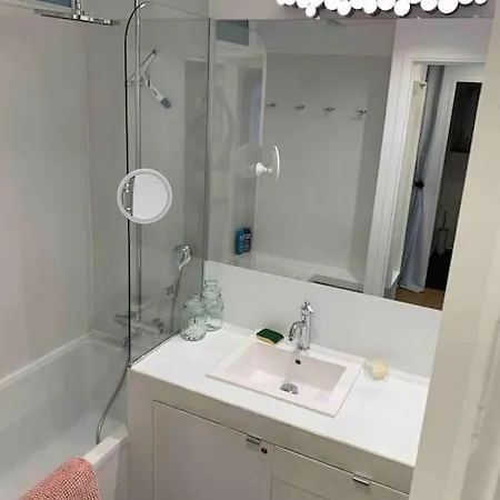 Appartement Sunny Rooftop With 2 Bedrooms In Chinatown