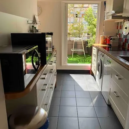 Appartement Sunny Rooftop With 2 Bedrooms In Chinatown